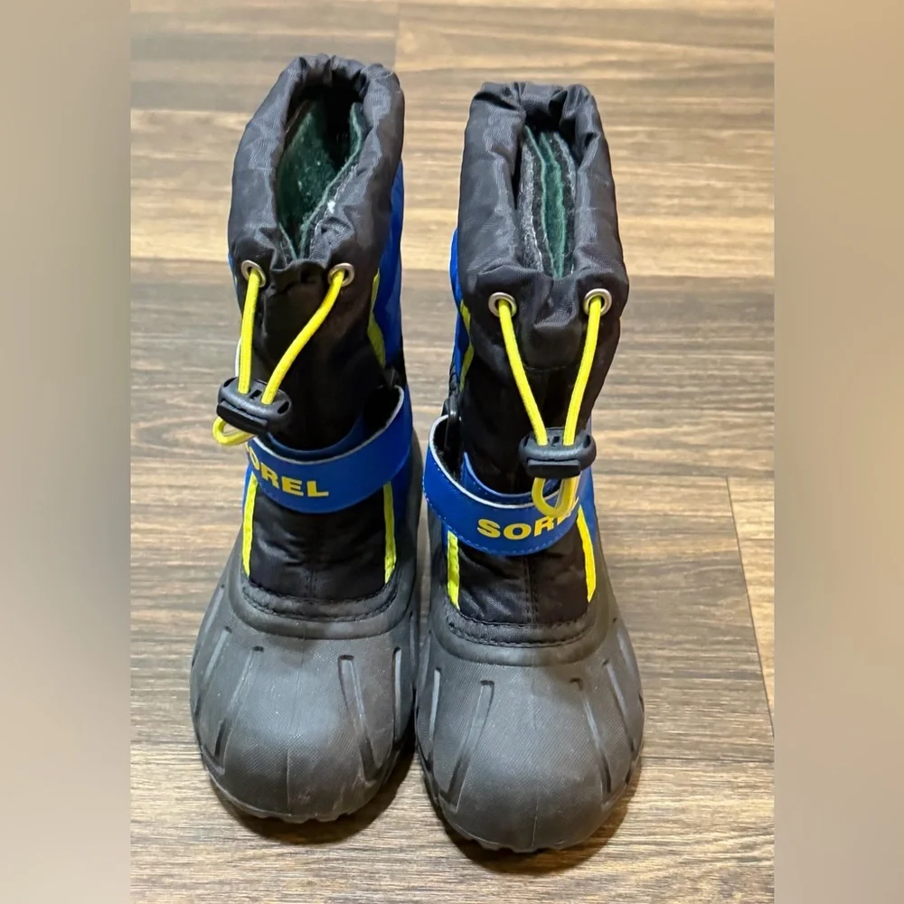 Sorel Kids Black and Blue Snow Boots with Yellow Accents